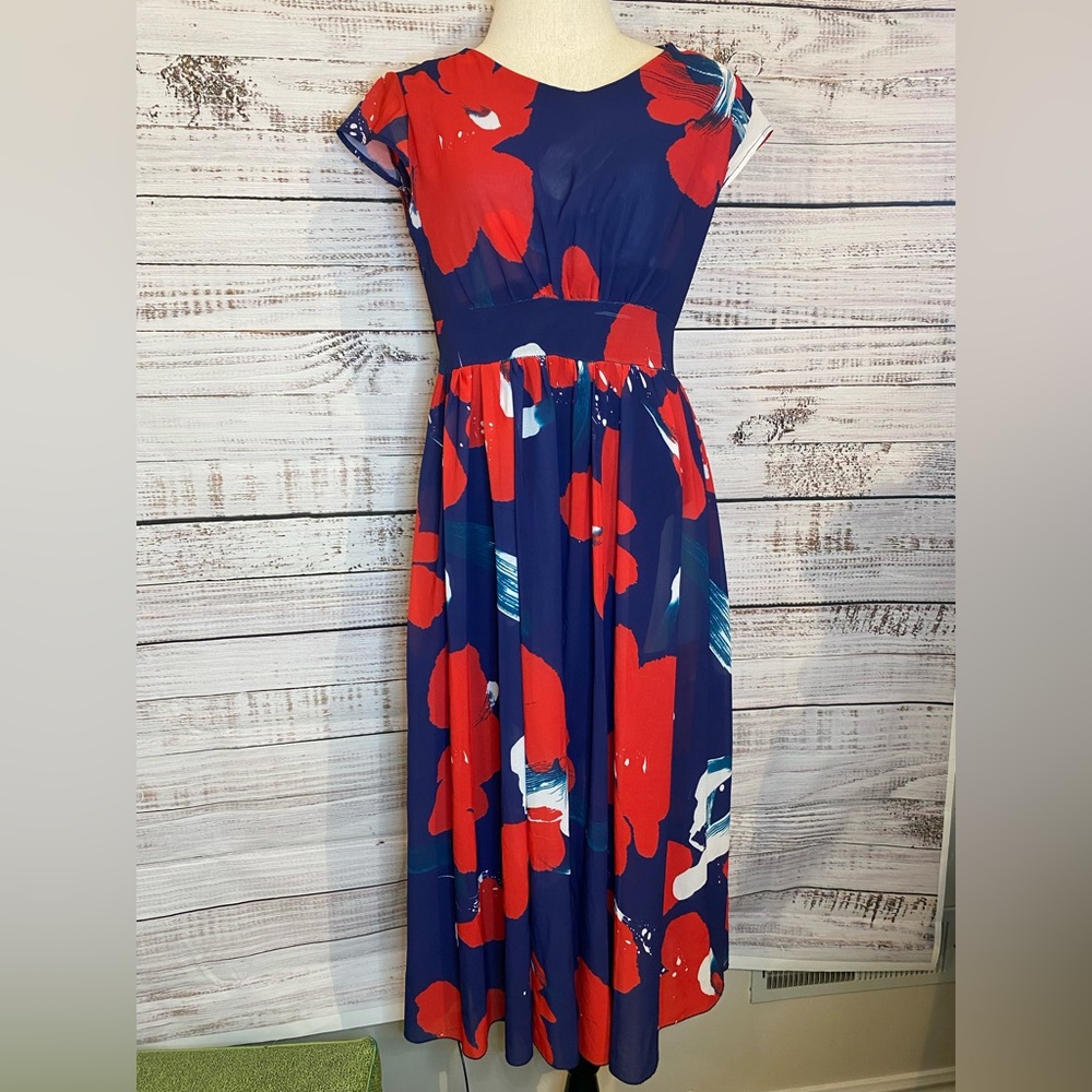 Woman’s modest dress size small side zip
